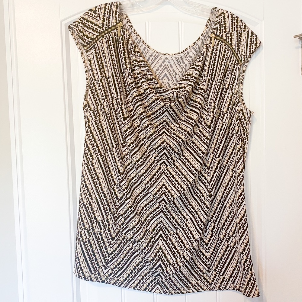 ⚡️LB 14/16 geometric zipper cowl neck shirt